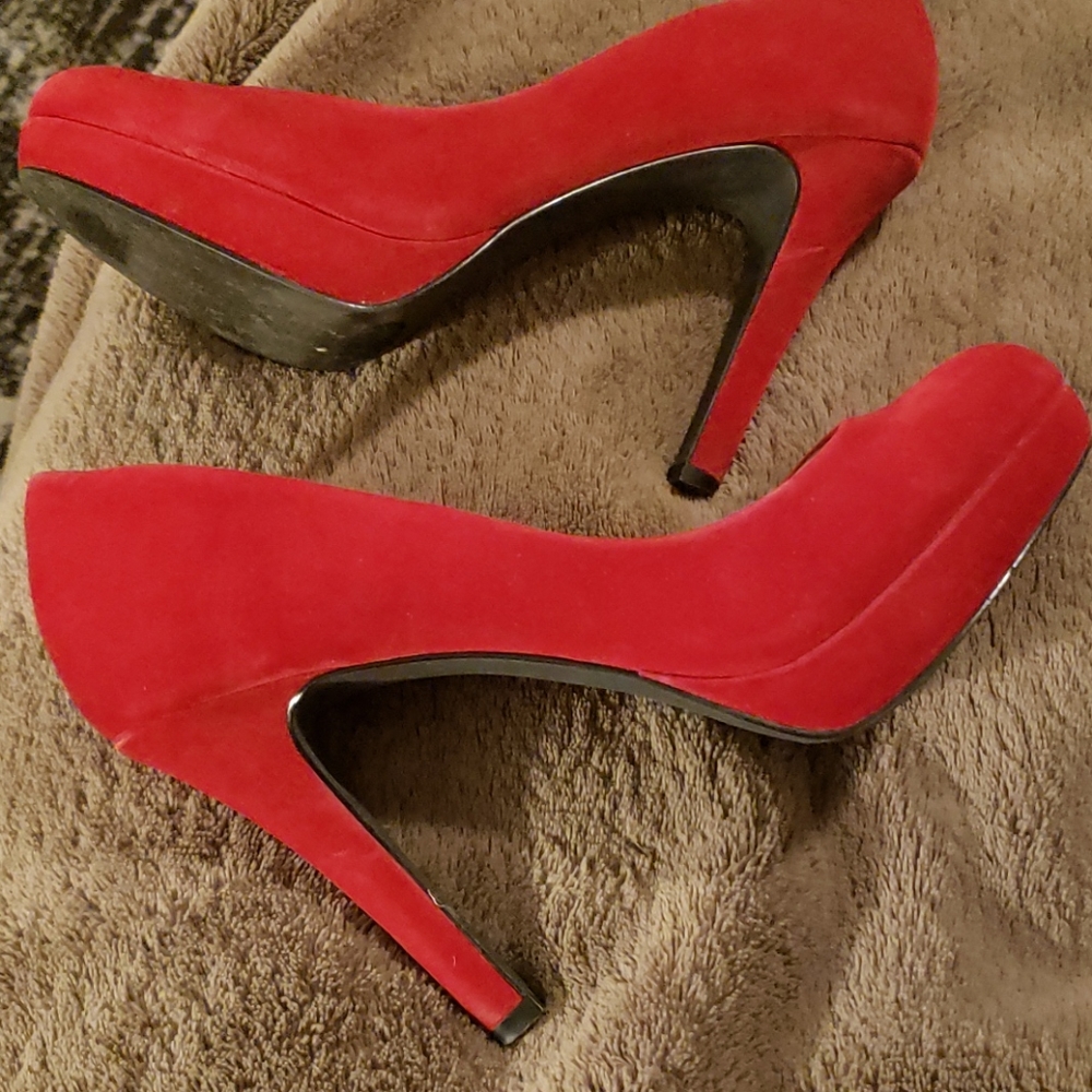 Shoes - Picture 4 of 4